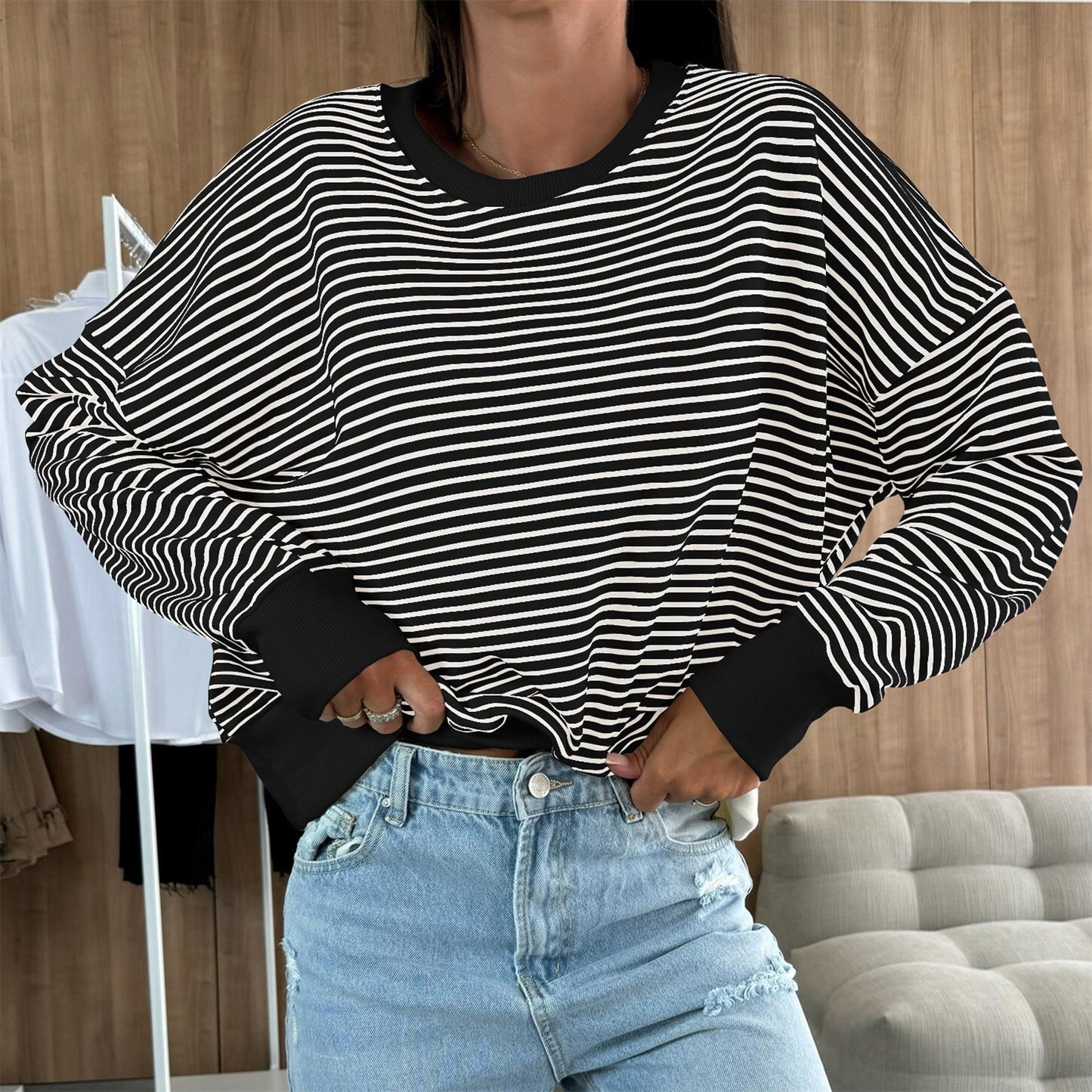 Women's Long Sleeve Round Neck Striped Contrast Color Sweaters