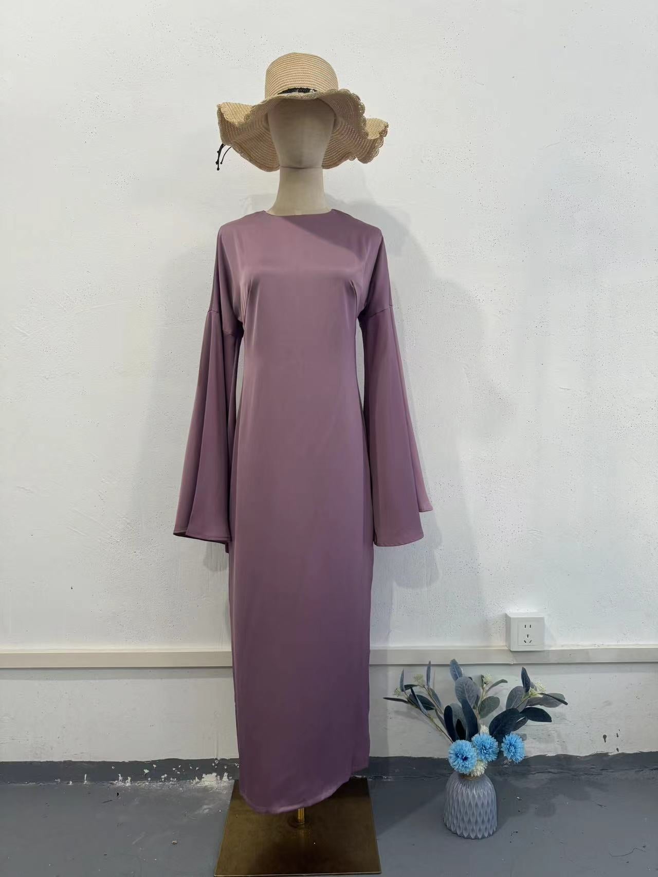 Robes amincissantes en satin à manches cloche pour femmes de couleur unie